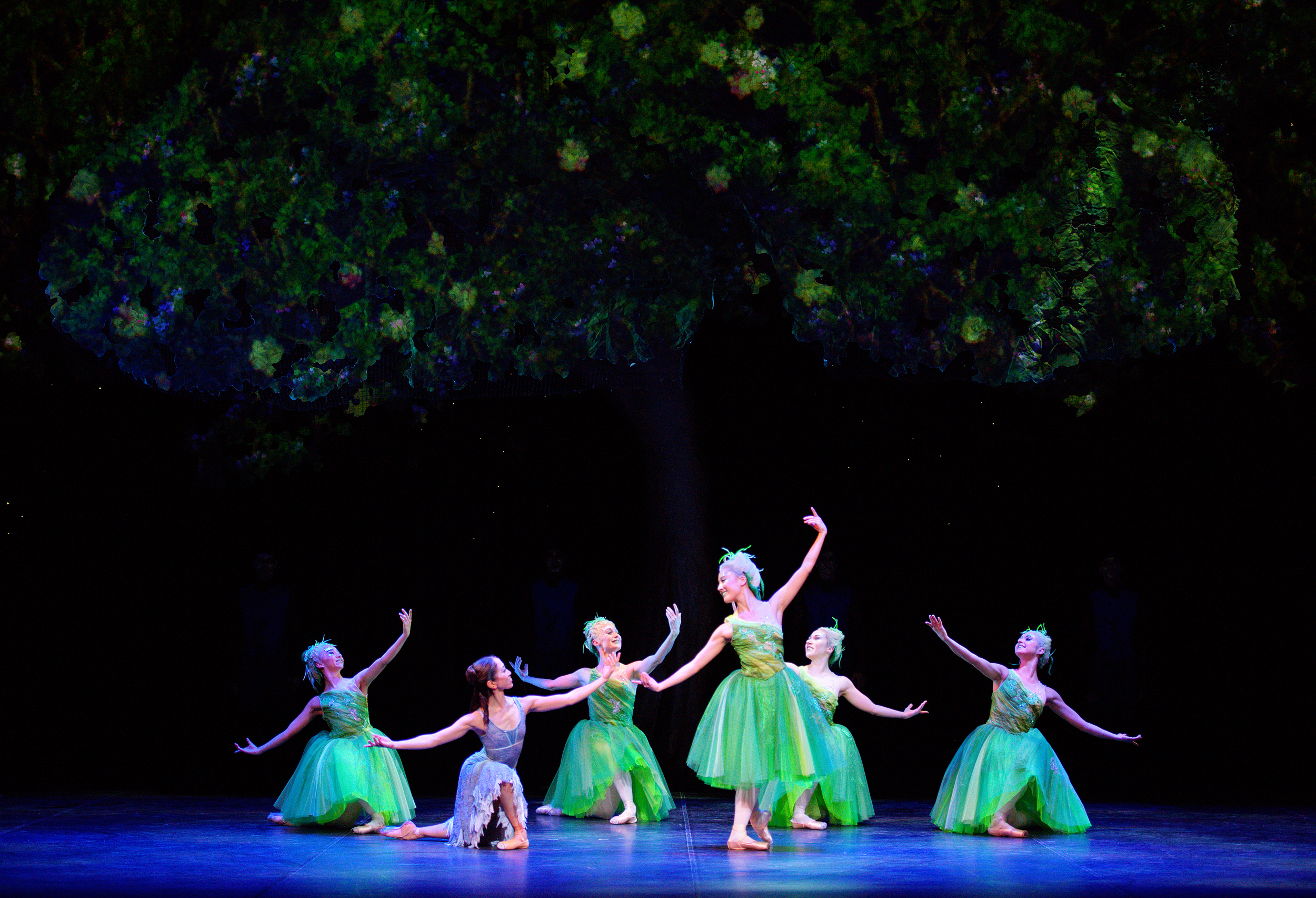 English-National-Ballets-Cinderella-c-Laurent-Liotardo-2